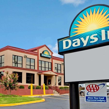 Days Inn By Wyndham Lawrenceville Kültér fotó